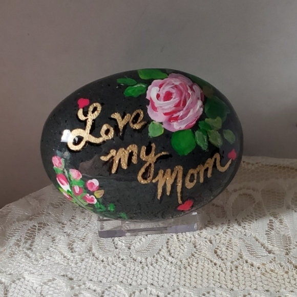 Stone Painting, painted word rock, personalized Mom rock, Stone Art - Picture 5 of 11